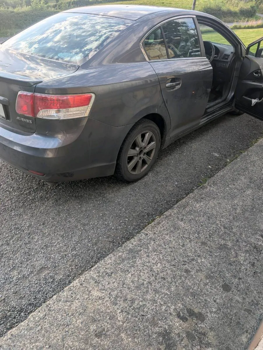 Toyota avensis - Image 4