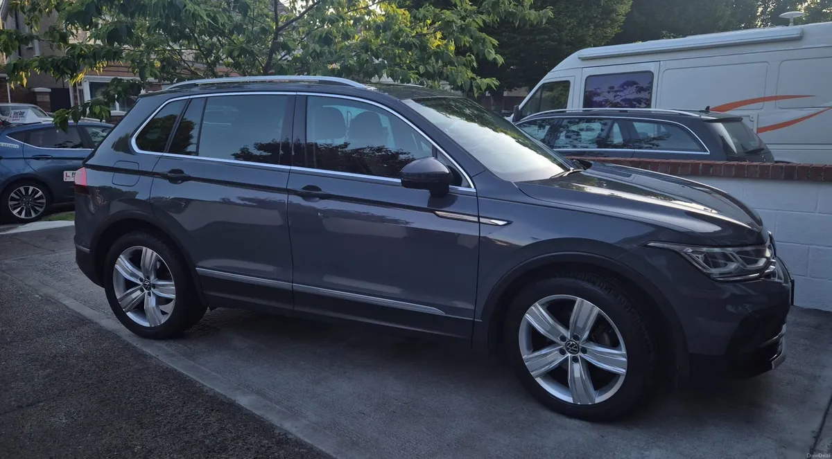 Tiguan Elegance 2.0TDI Auto | Panoramic Roof - Image 2