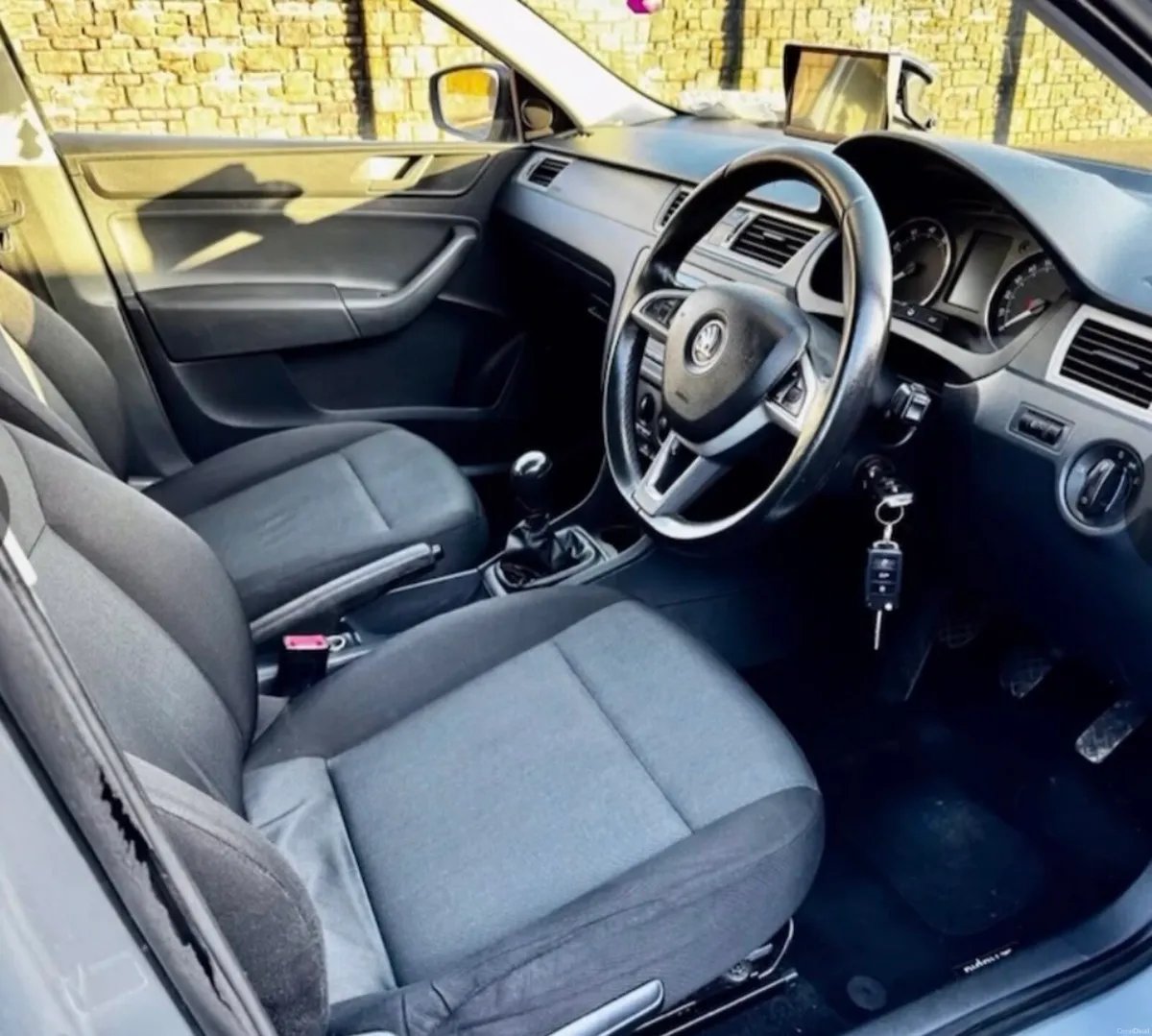 Skoda Rapid 2014 - Image 3