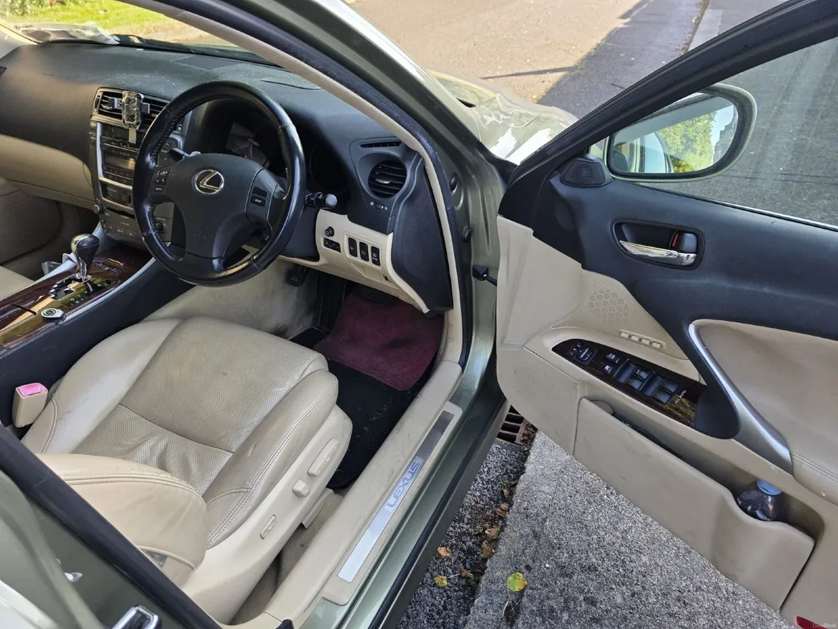 Lexus IS 250 Executive - Image 2