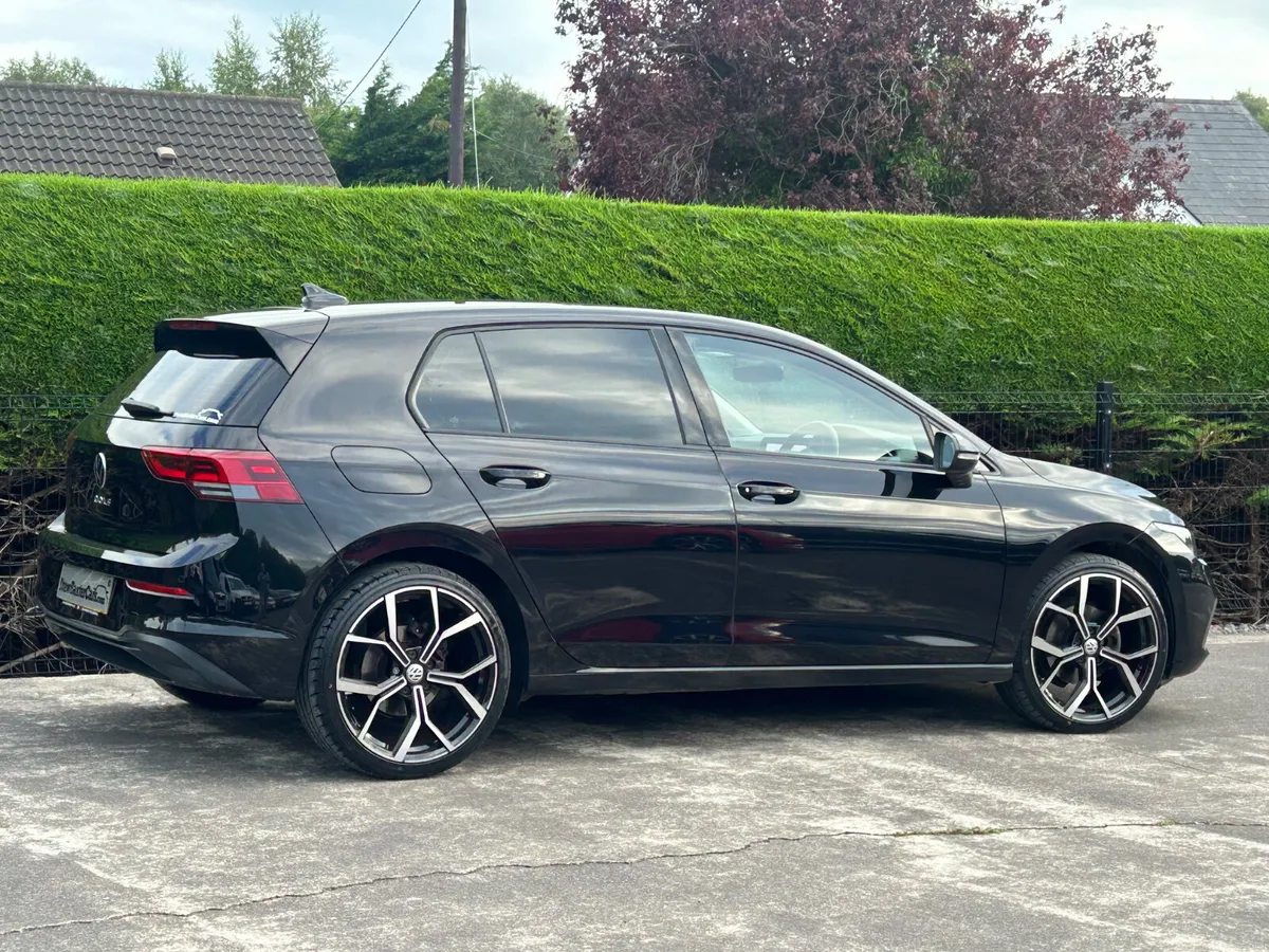 23Volkswagen Golf 1.5 Tsi Life €20995  inc Vrt - Image 4