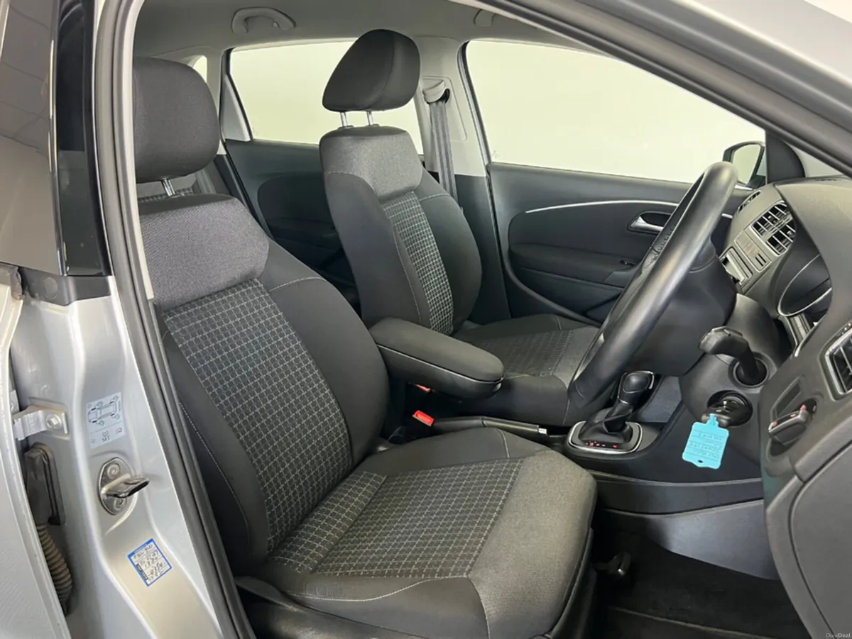 Volkswagen Polo 2017 VOLKSWAGEN POLO TSI*AUTOMATIC - Image 5