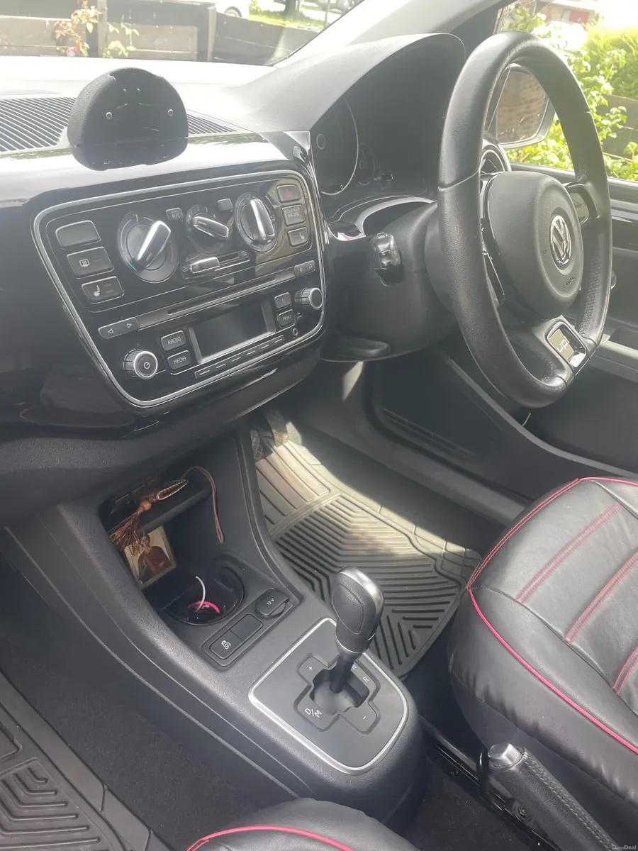 Volkswagen up! 2013 black edition - Image 3
