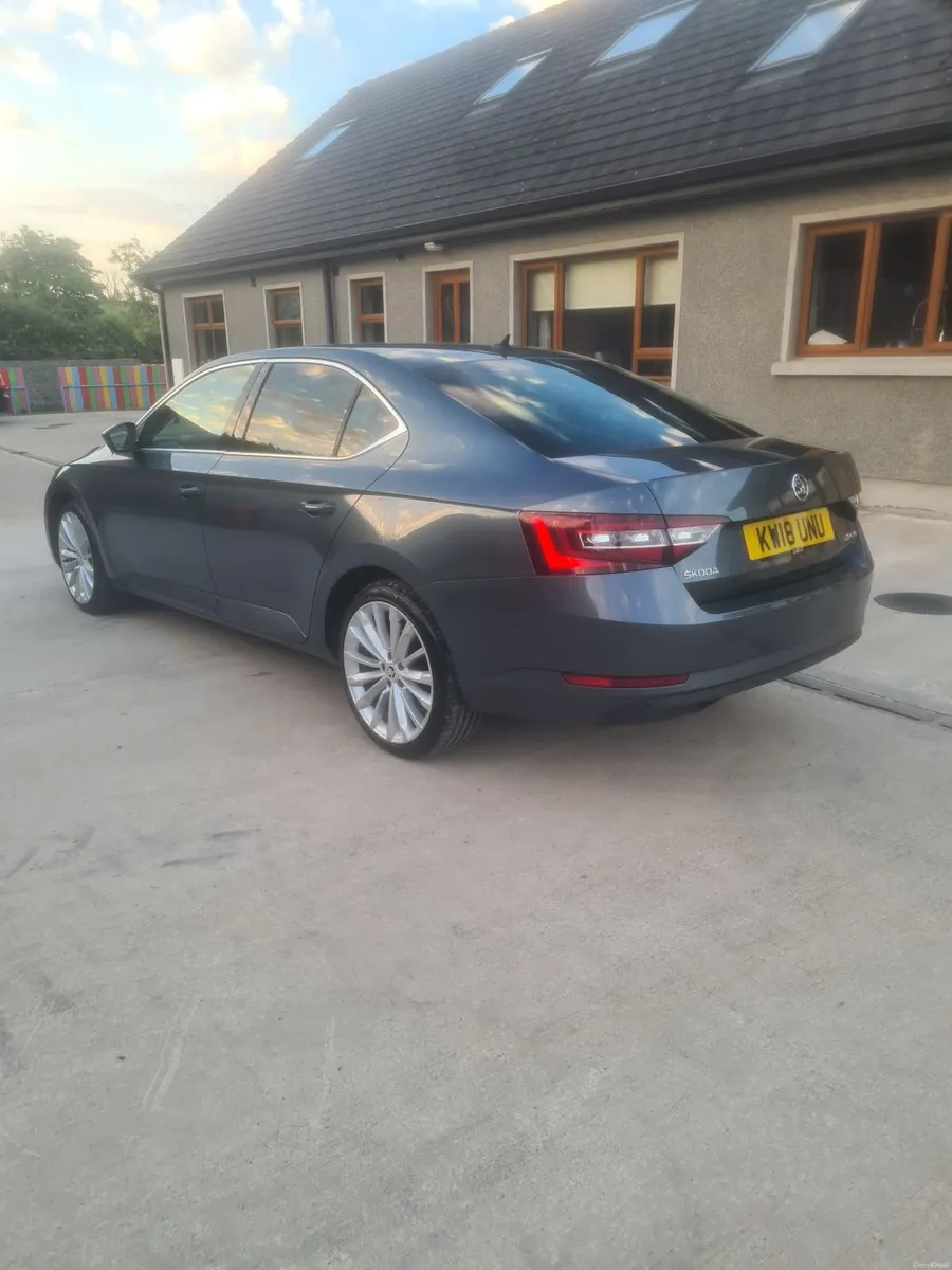 Skoda Superb 2018 - Image 2