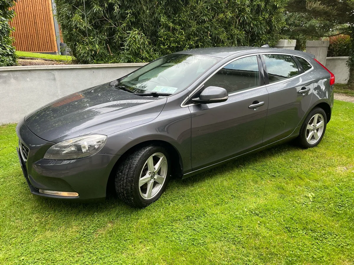 Volvo V40 1.6D Deposit Taken - Image 2