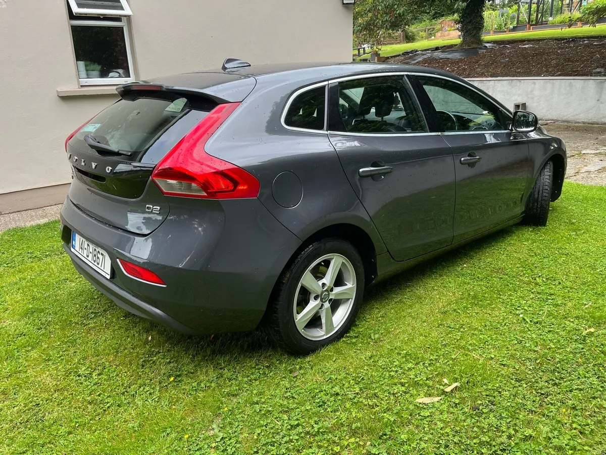 Volvo V40 1.6D Deposit Taken - Image 4