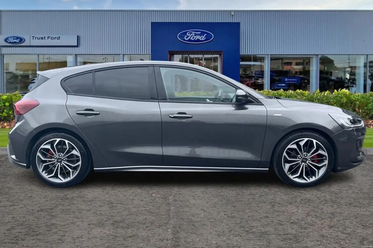 Ford Focus ST-Line X - Image 3