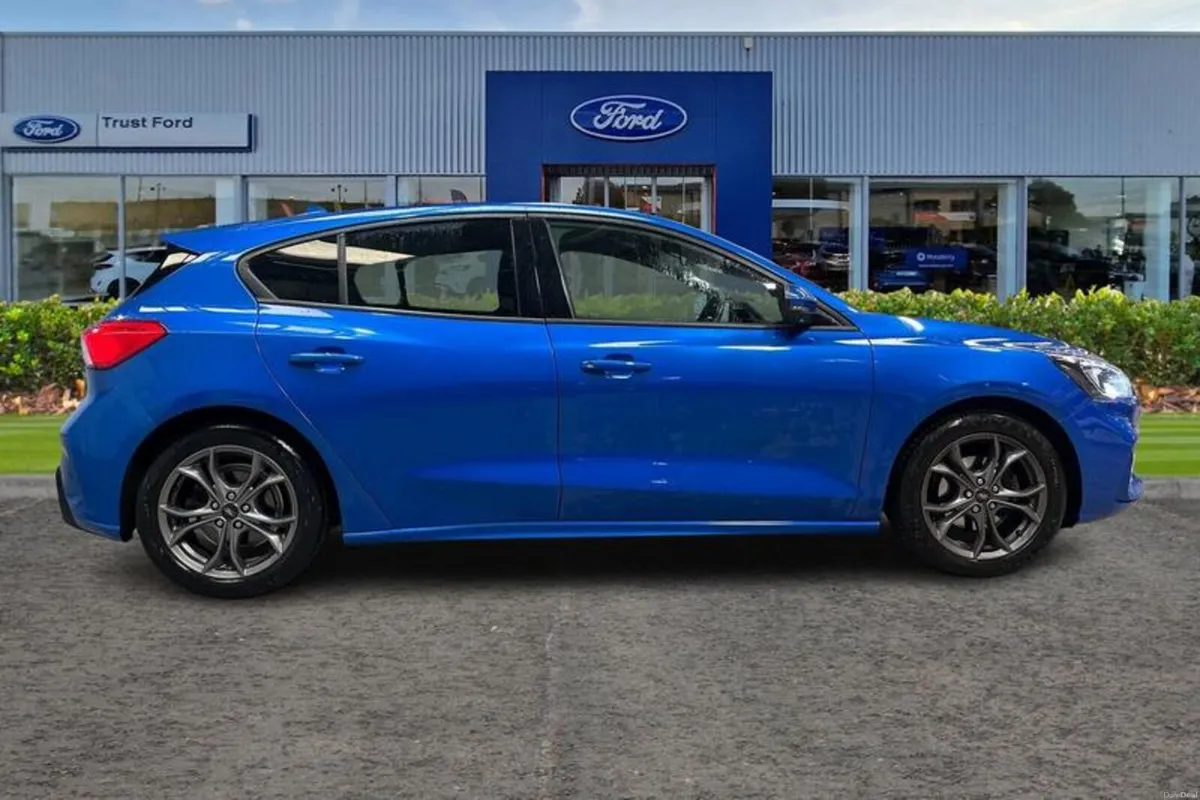 Ford Focus ST-Line Edition - Image 3