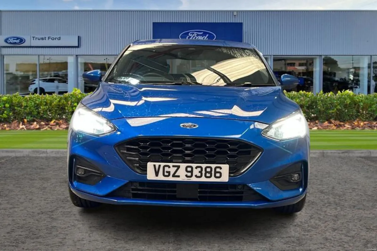 Ford Focus 1.0 EcoBoost Hybrid mHEV 155 ST-Line Ed - Image 6