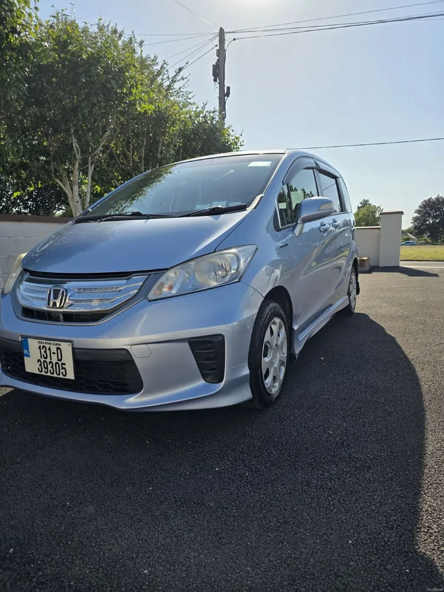 *PRICE DROP* Honda Freed 2013 - New NCT - Image 5