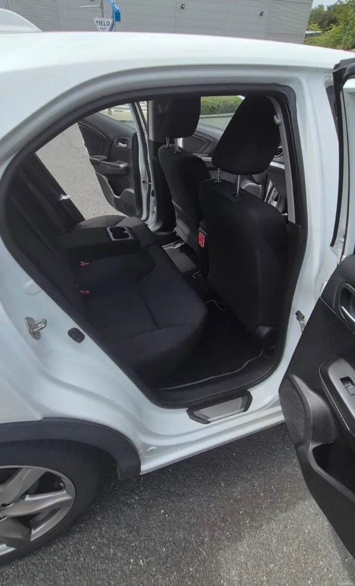 Honda Civic 2015 - Image 3