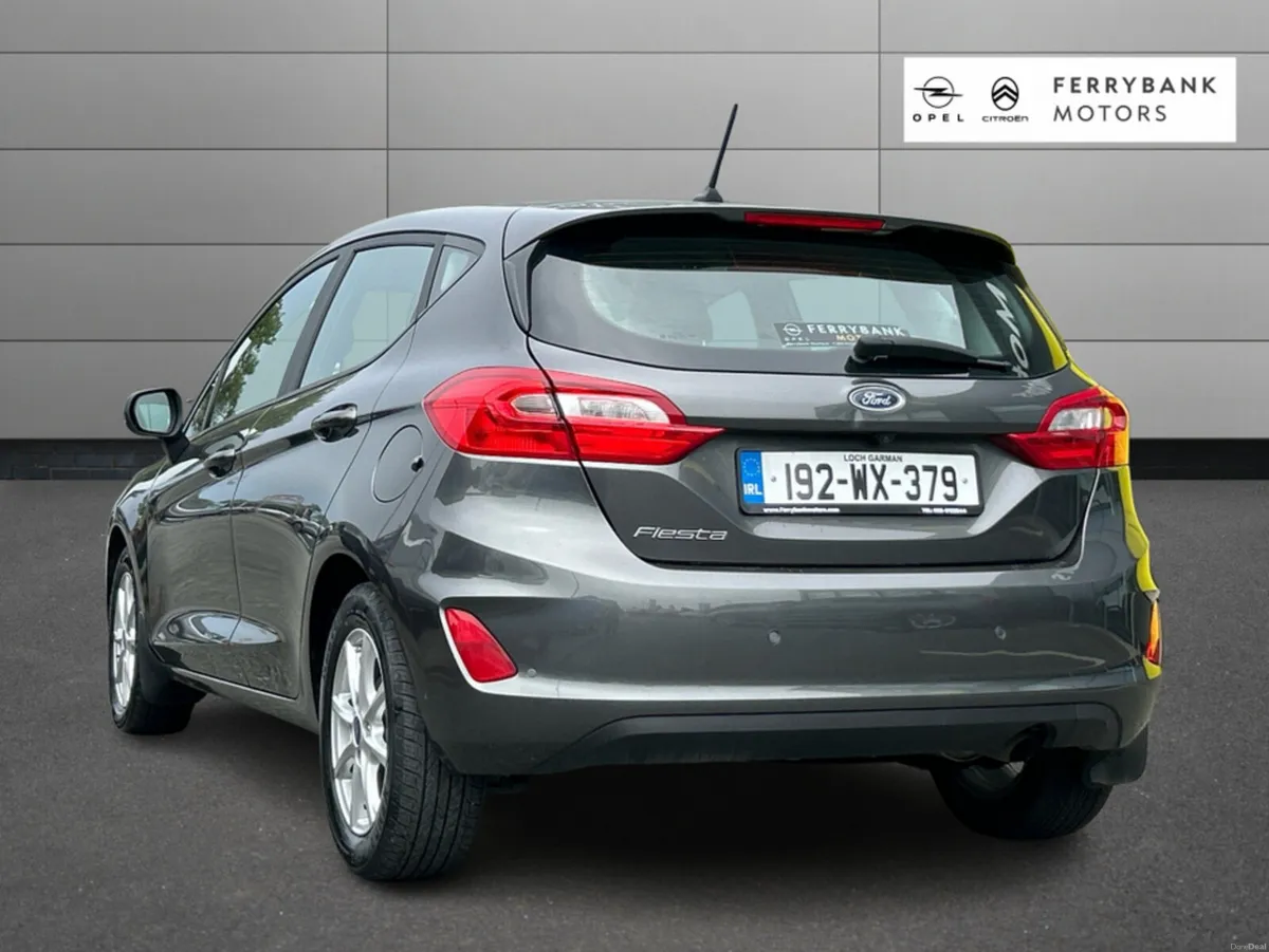 Ford Fiesta TITANIUM 1.10 85PS 5SPEED 4DR - Image 4