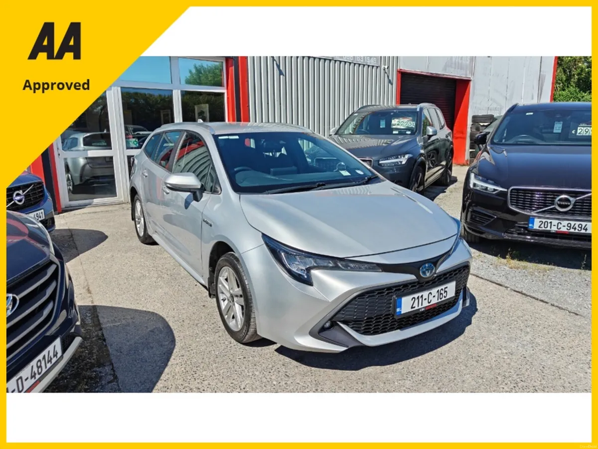 Toyota Corolla HYB 1.8 LUNA TS AUTO 4DR - Image 1