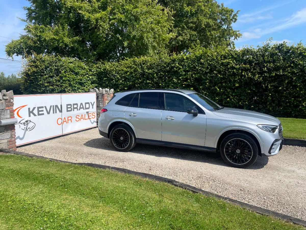 Mercedes-Benz GLC 300 URBAN EDITION E 4 4MATIC - Image 1