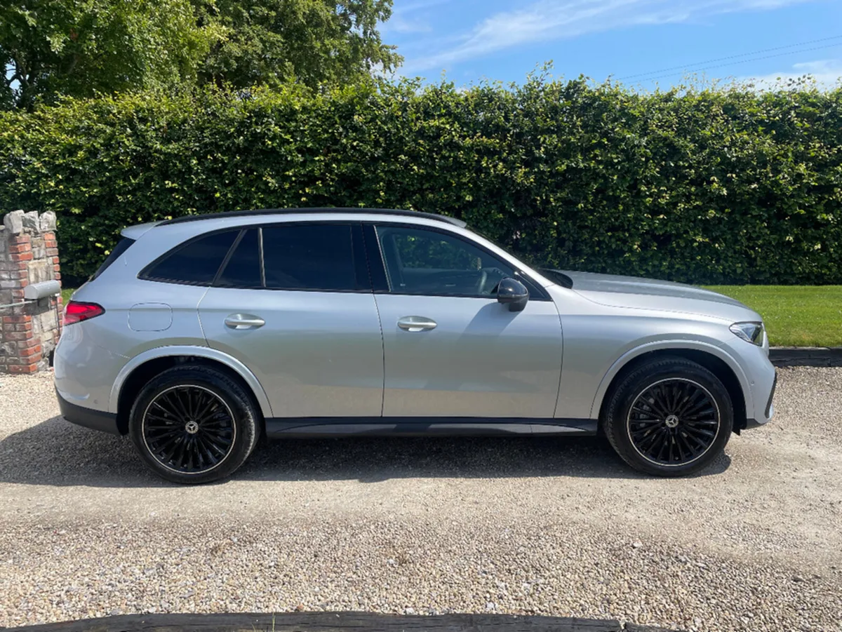 Mercedes-Benz GLC 300 URBAN EDITION E 4 4MATIC - Image 4