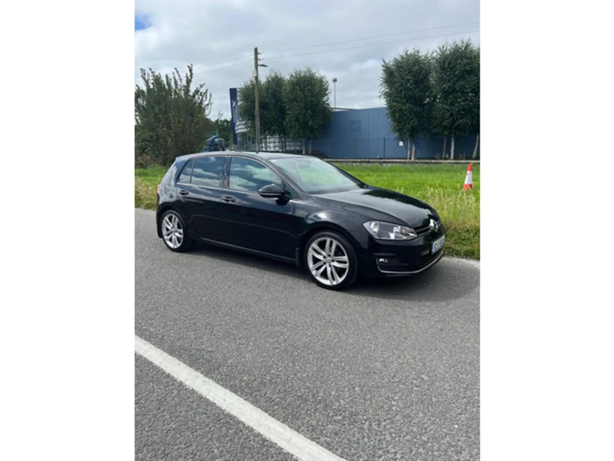 Volkswagen Golf HIGHLINE 1.2 TSI MANUAL 6SPEED FWD - Image 1