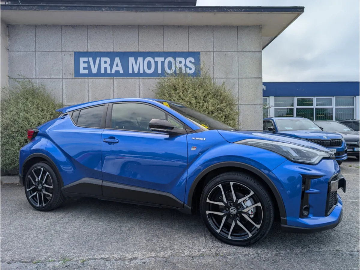 Toyota C-HR GR SPORT AUTOMATIC HYBRID 1.8 PETROL / - Image 3