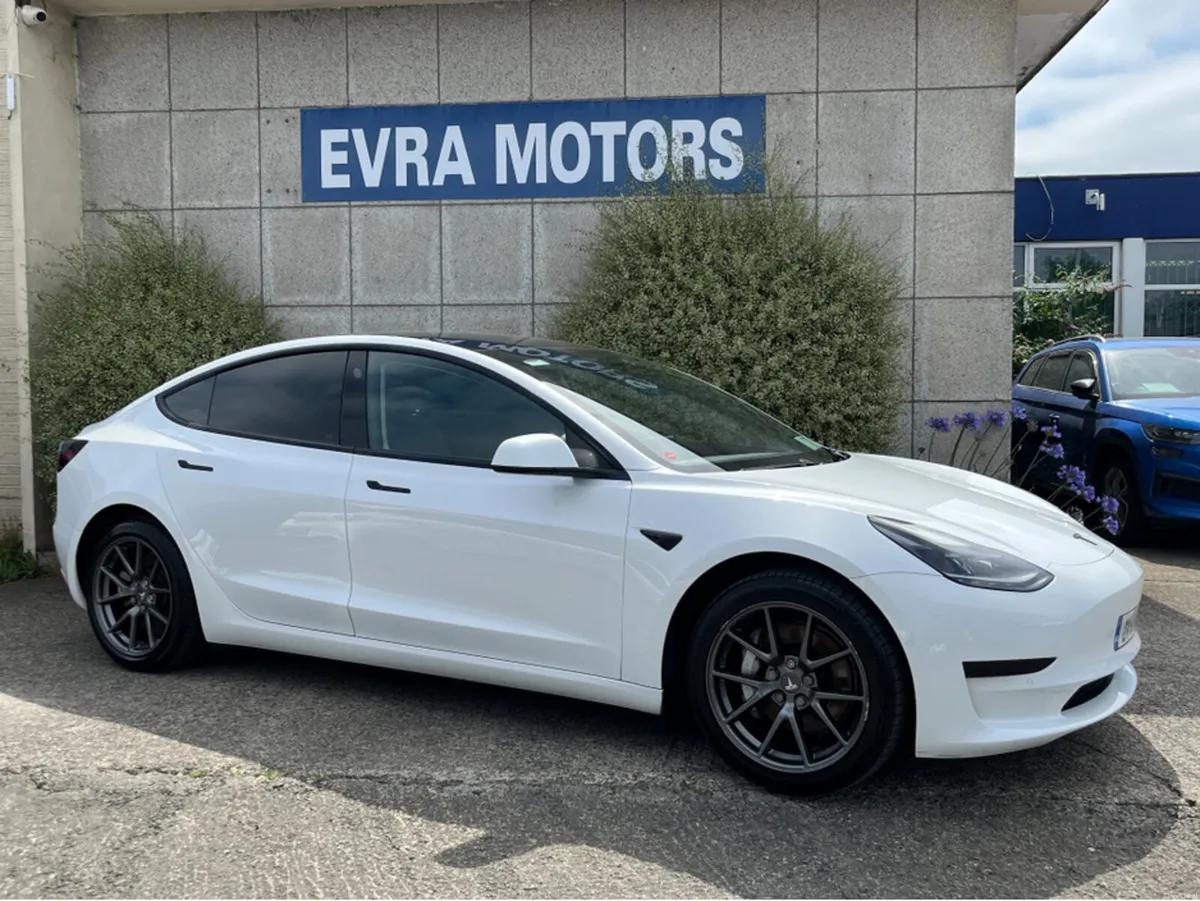 Tesla Model 3 SR RWD EV //FULL LEATHER HEATED ELEC - Image 3