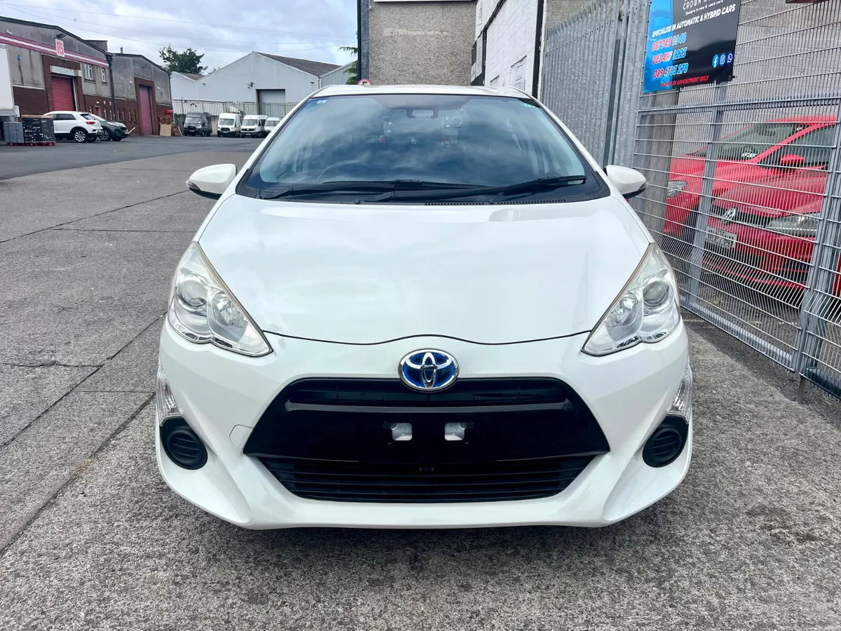 Toyota Aqua 2015 hybrid - Image 2