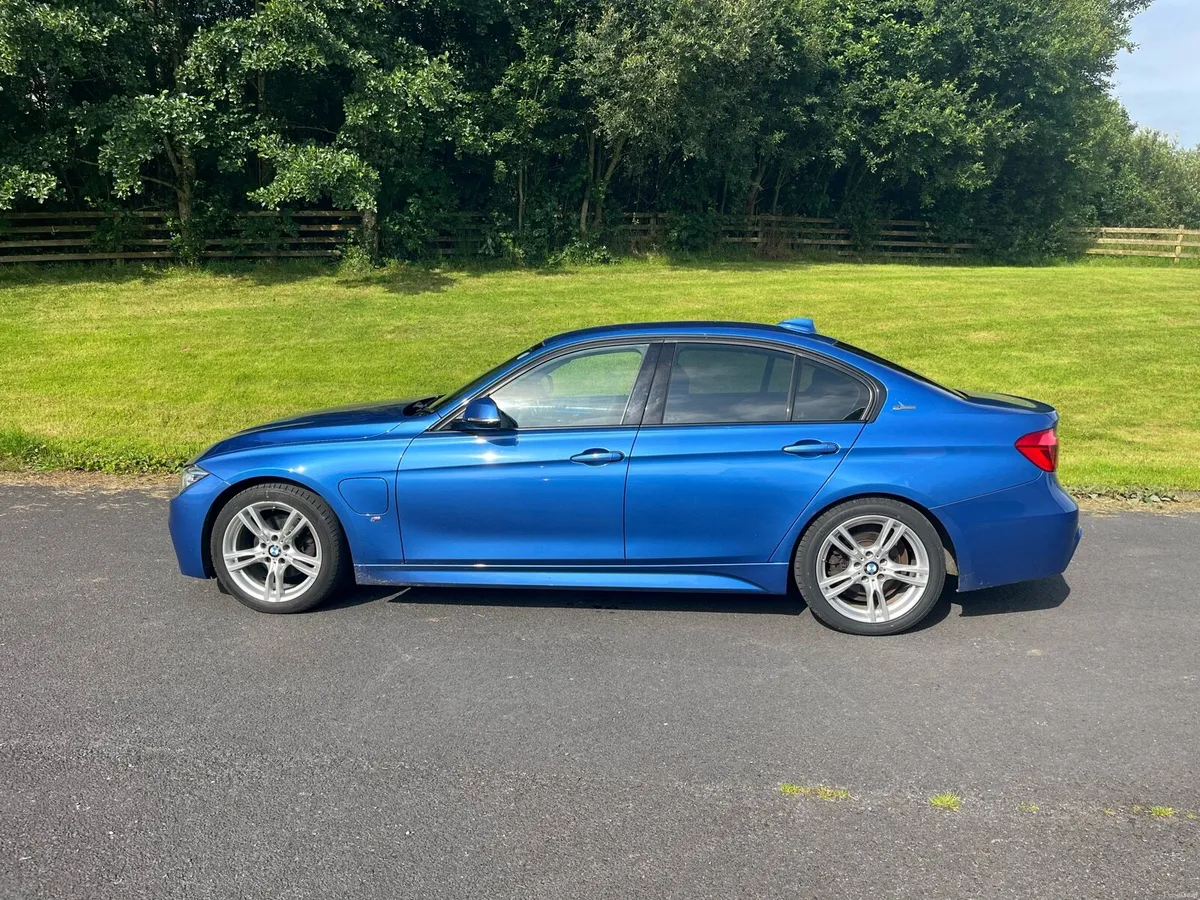 2018 BMW 330e M Sport Shadow edition - Image 2