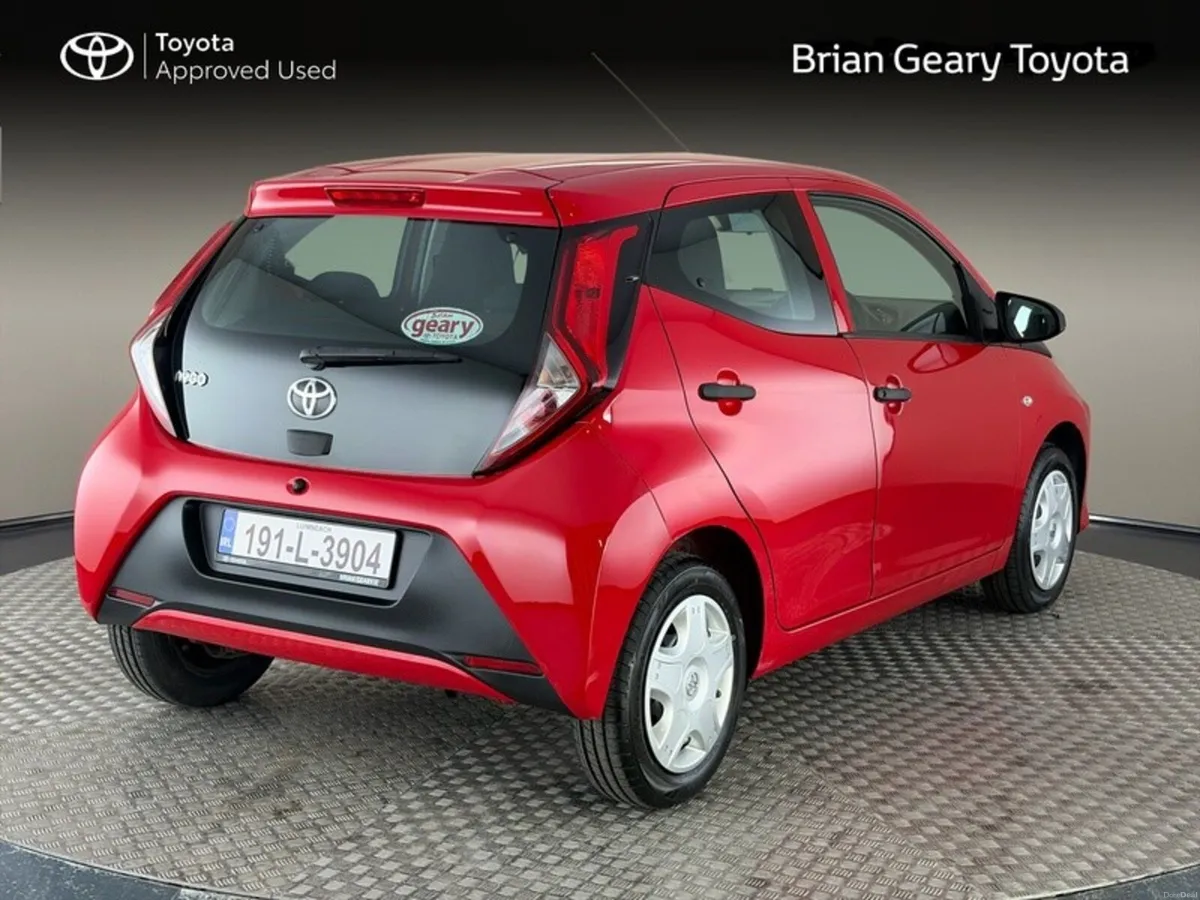 Toyota Aygo 1.0 VVT-I X 5DR - Image 2