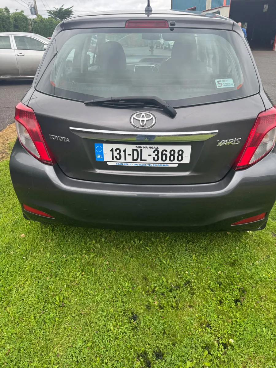 Toyota Yaris 2013 - Image 4
