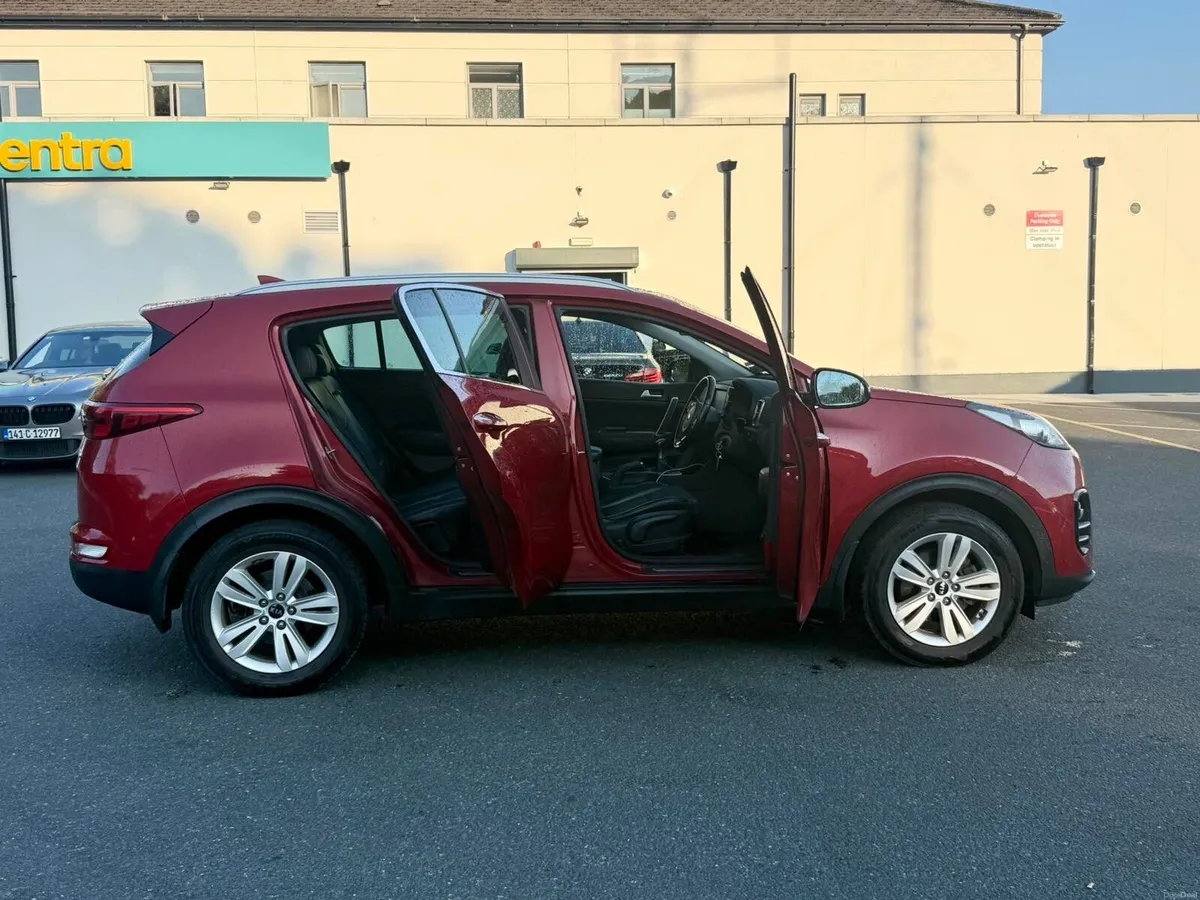 Kia Sportage 2016/immaculate - Image 6