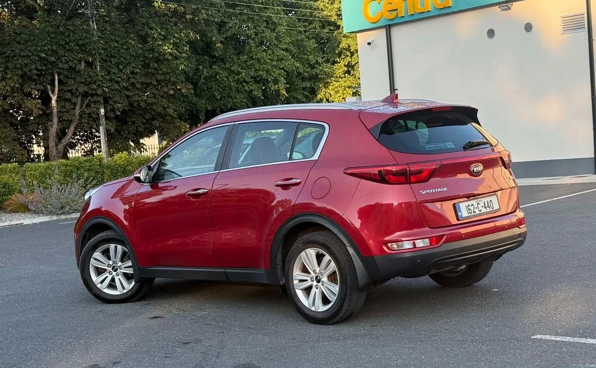 Kia Sportage 2016/immaculate - Image 4