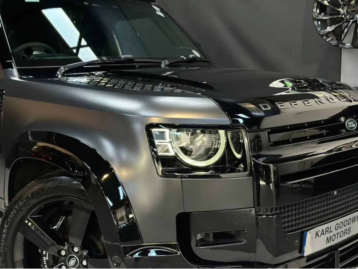 D90 V8 5.0 LITRE URBAN COMMERCIAL - Image 3