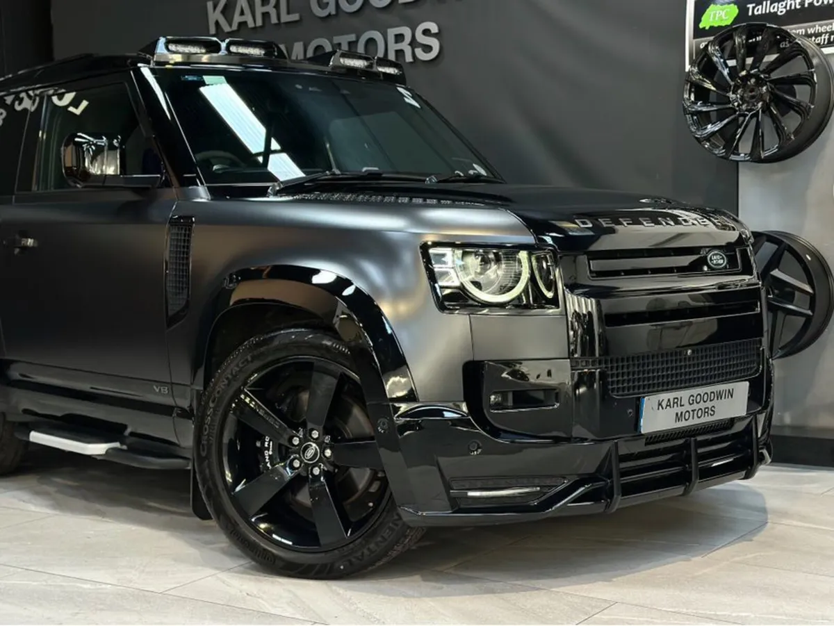 D90 V8 5.0 LITRE URBAN COMMERCIAL - Image 2
