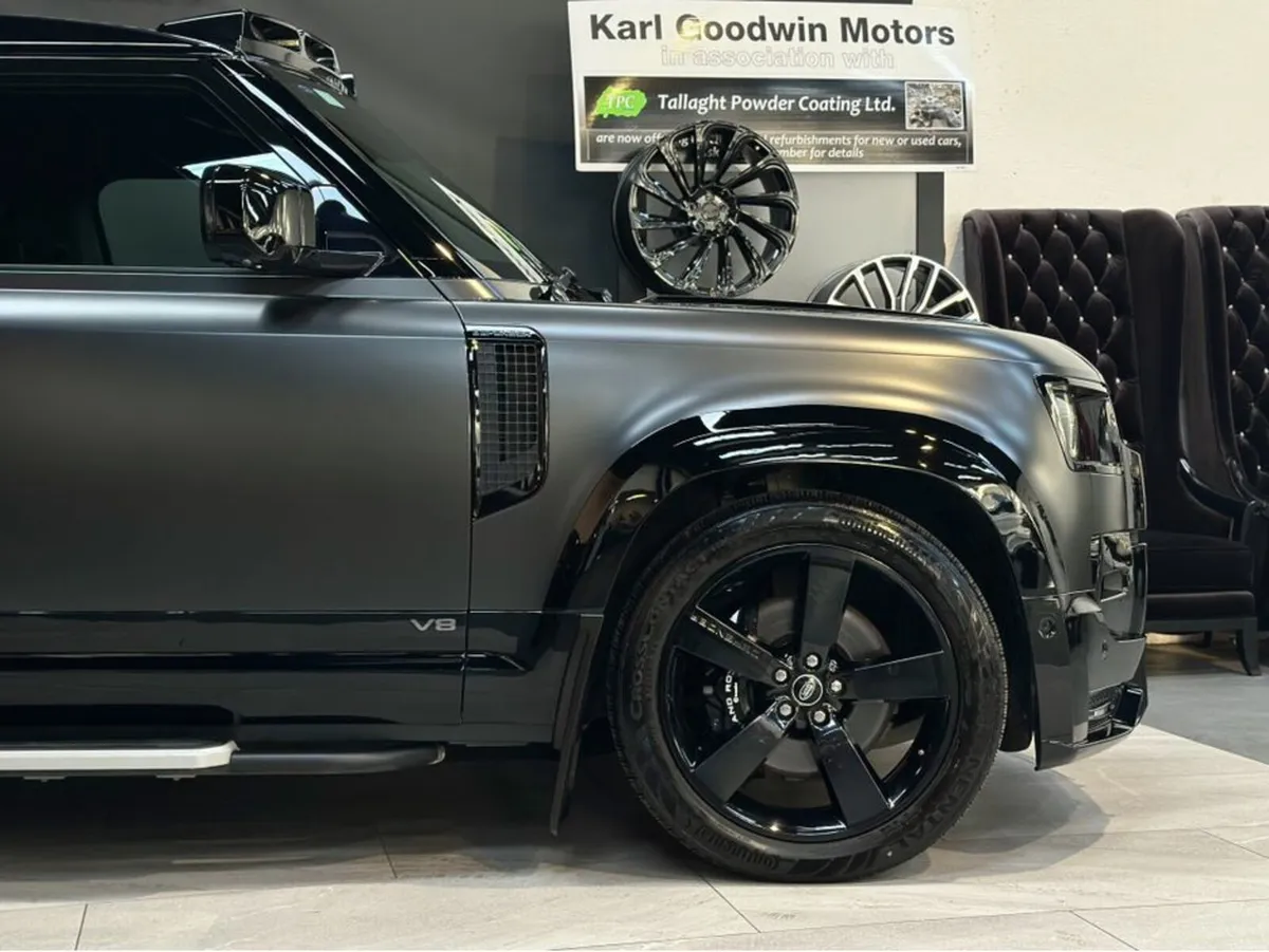 D90 V8 5.0 LITRE URBAN COMMERCIAL - Image 6