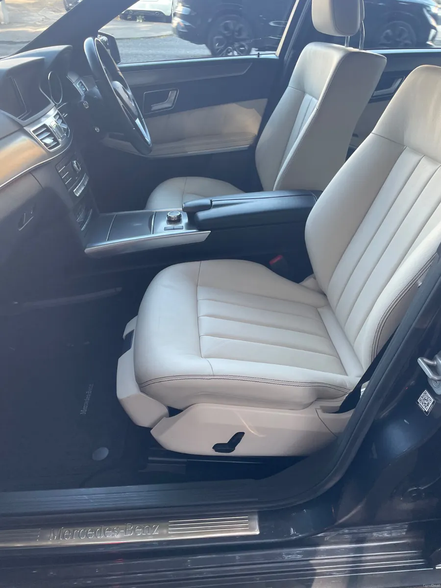 2015 MERCEDES E220 AVANTGARDE IVORY LEATHER - Image 2