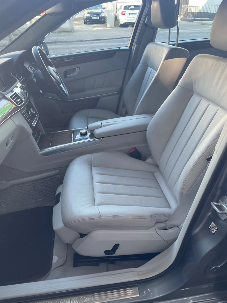 2014 MERCEDES E300 DIESEL IVORY LEATHER - Image 4