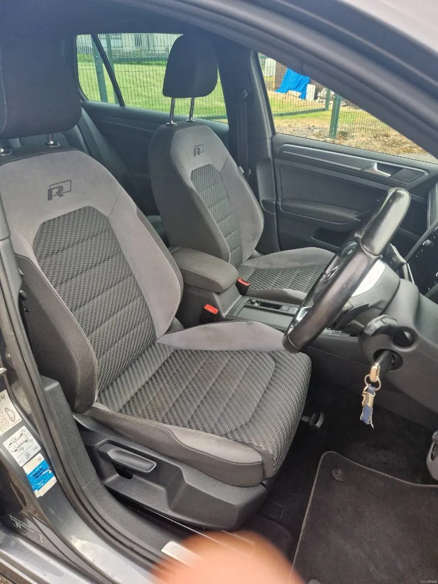 VOLKSWAGAN GOLF R LINE 2.0 TDI - Image 6