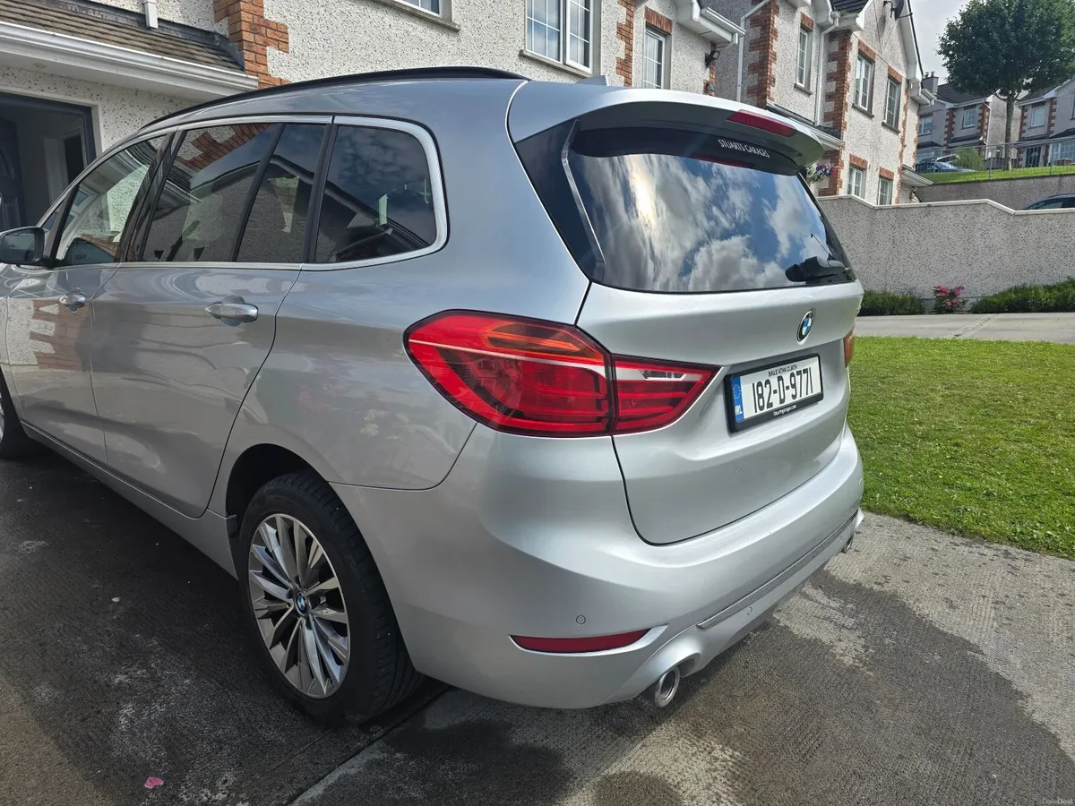 BMW 2-Series 2018 Luxury Model 7seater Automatic - Image 5
