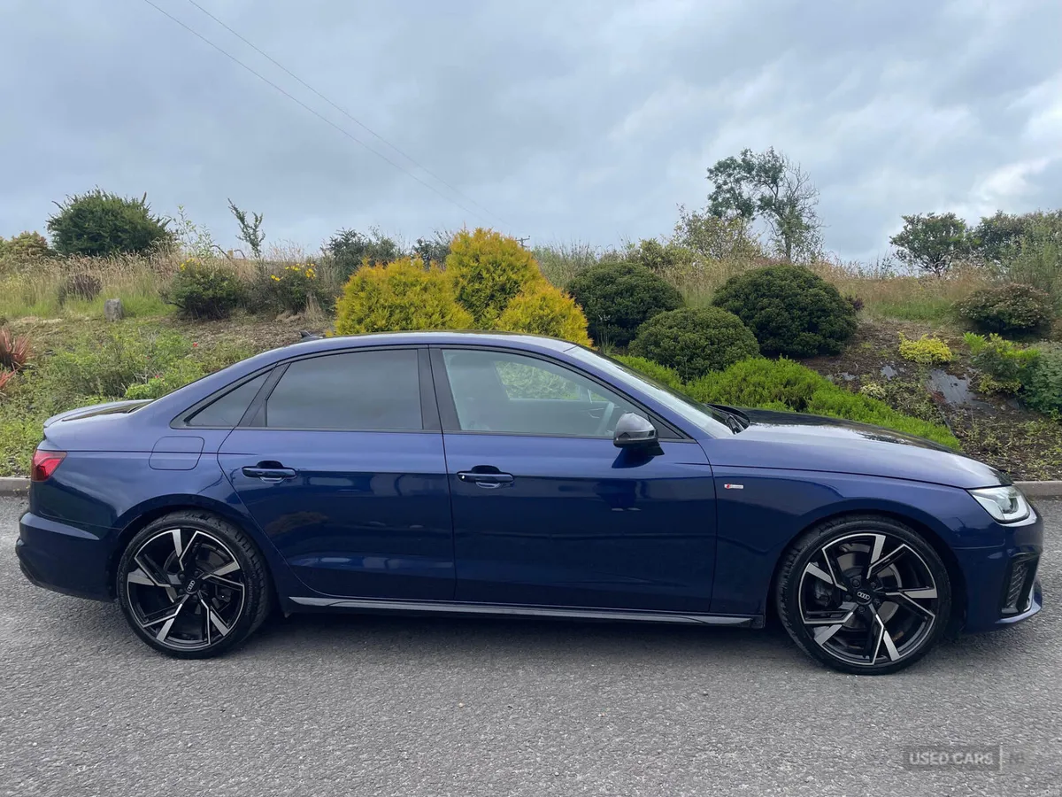 Audi A4 SALOON - Image 3