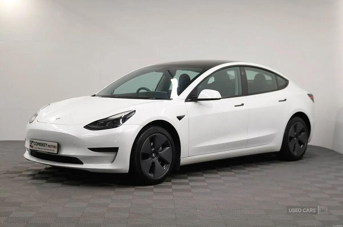 Tesla Model 3 SALOON - Image 3