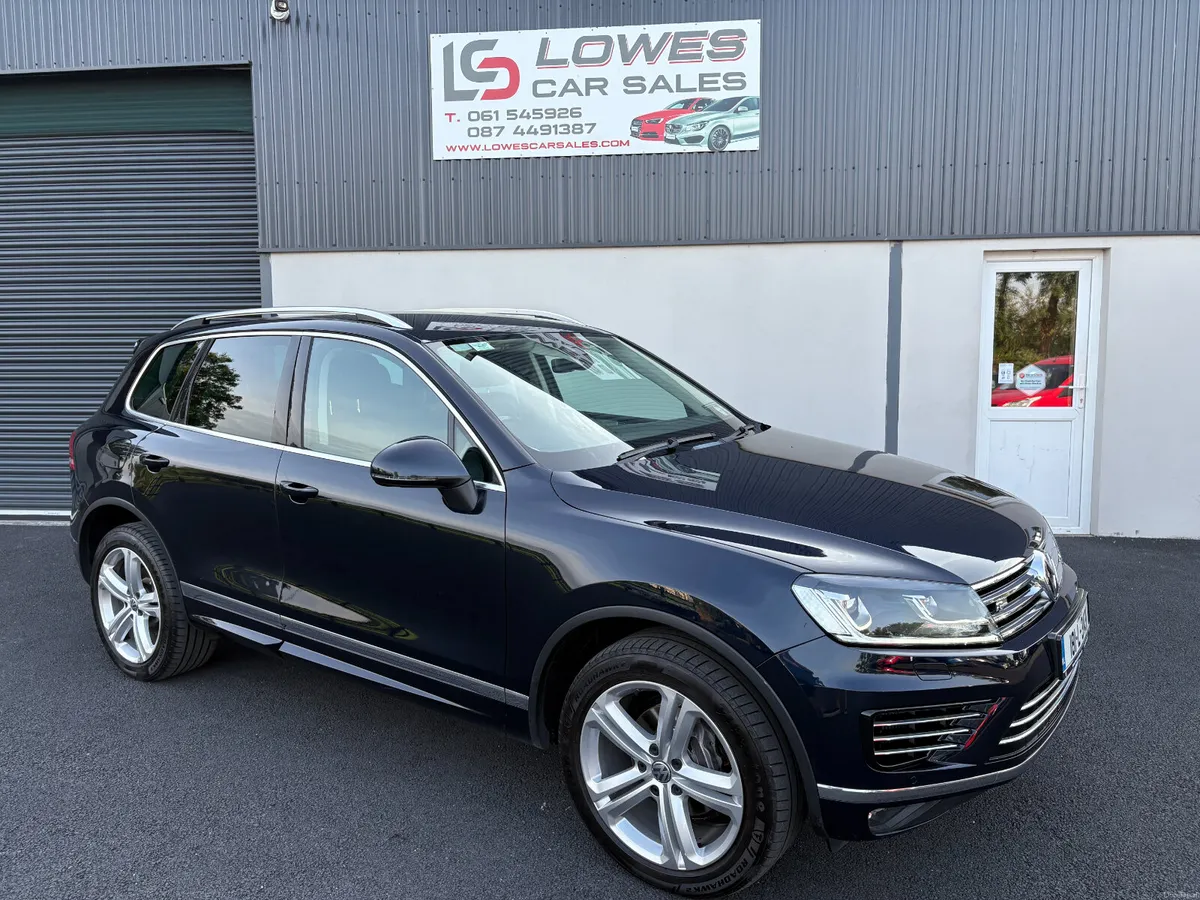 181 Volkswagen Touareg R-Line 5 Seat Business - Image 1