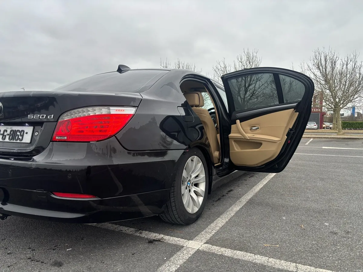 BMW 5-Series 2008 - Image 4