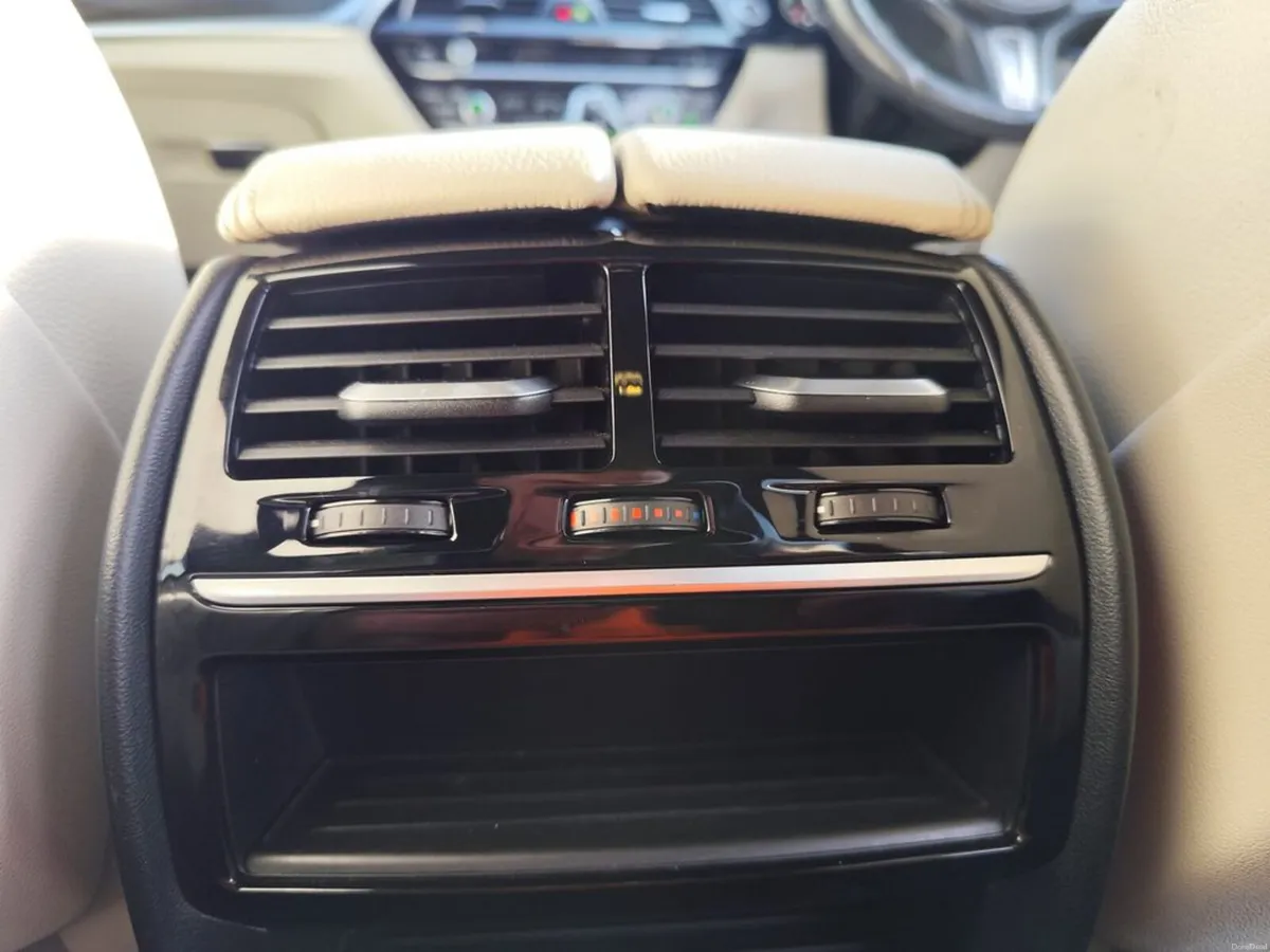 BMW 5-Series 2017 - Image 4