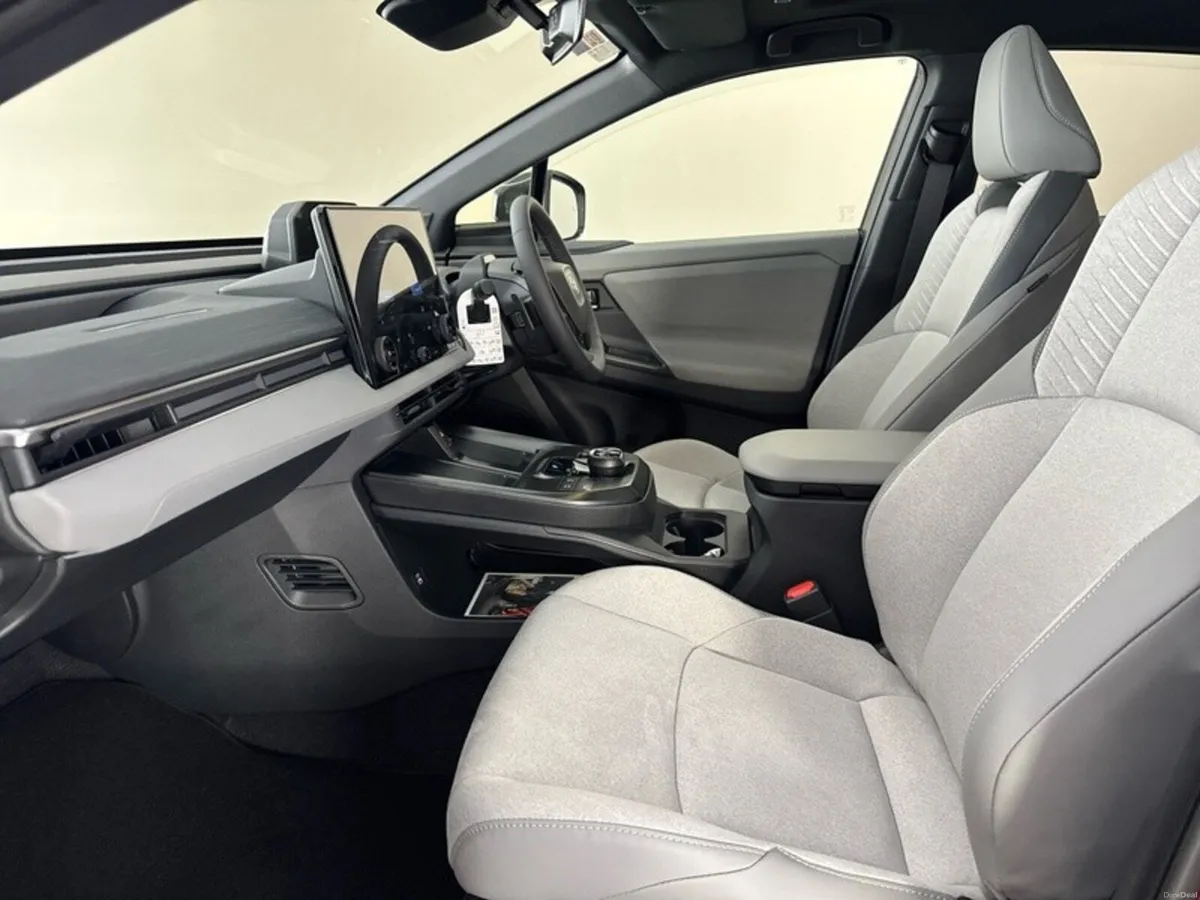 Toyota C-HR CHR+ Premiere Electric - Image 6