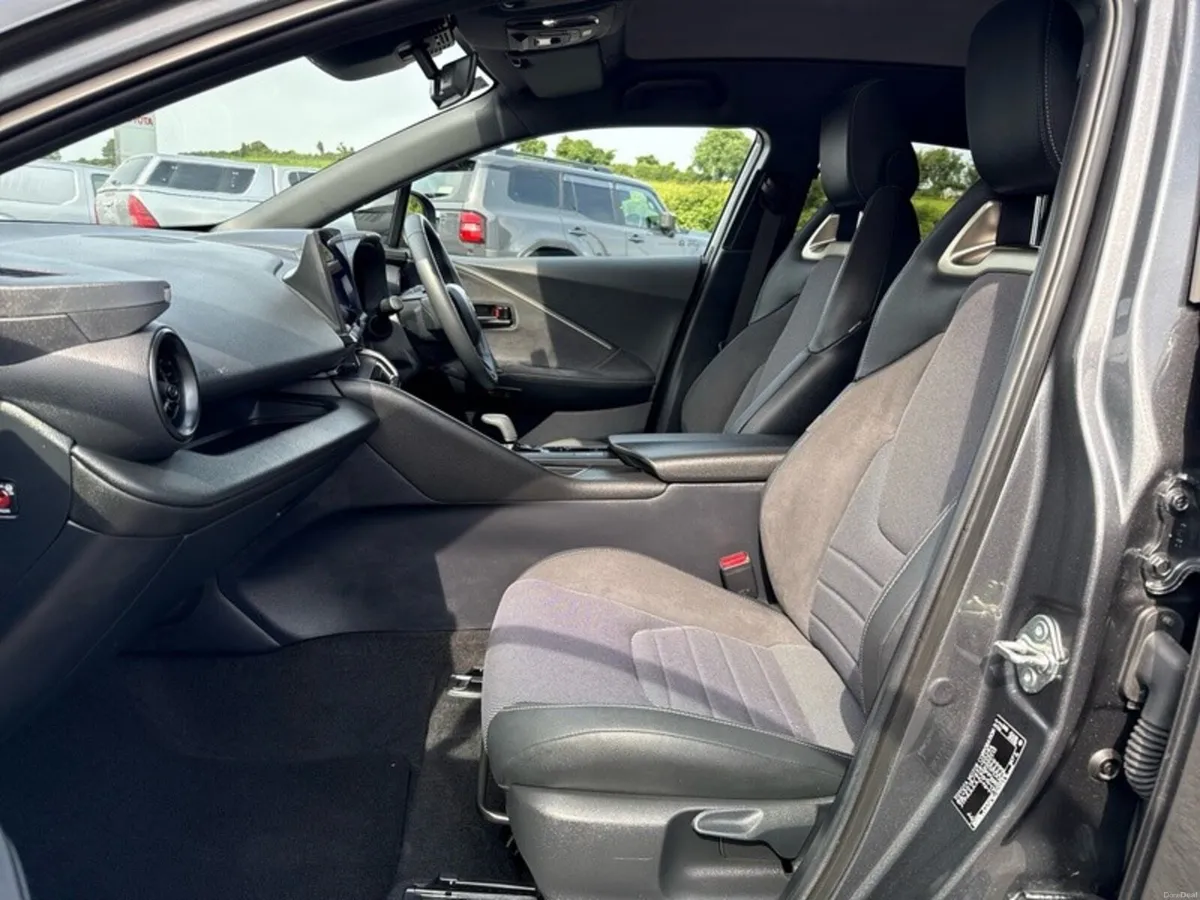 Toyota C-HR Top Spec Low Milage - Image 6