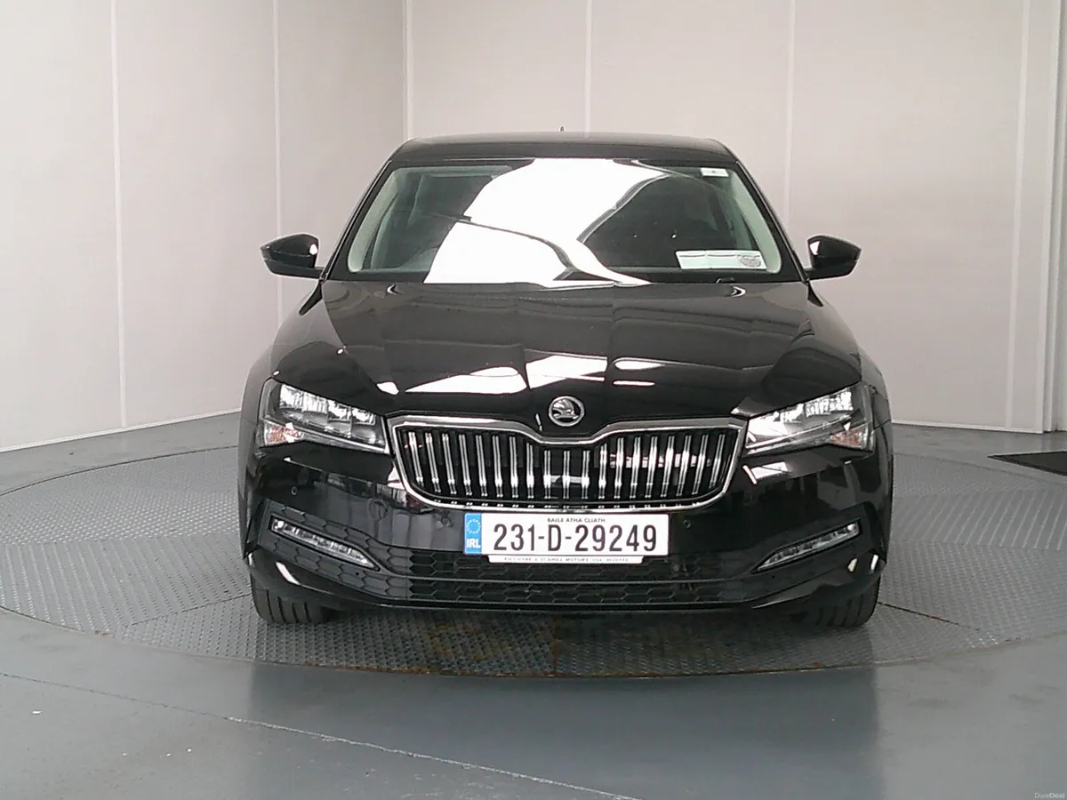 Skoda Superb 2023 - Image 2