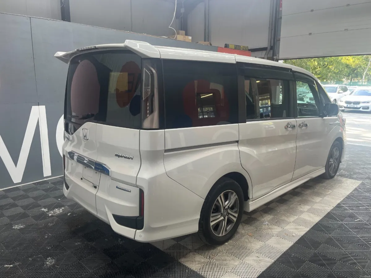 Honda Stepwagon 2019 HONDA STEPWAGON HYBRID G 2.0 - Image 2