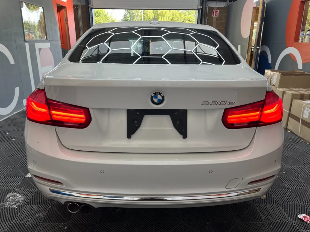 BMW 3-Series 2016 BMW 330E LUXURY 20 AUTOMATIC / C - Image 3