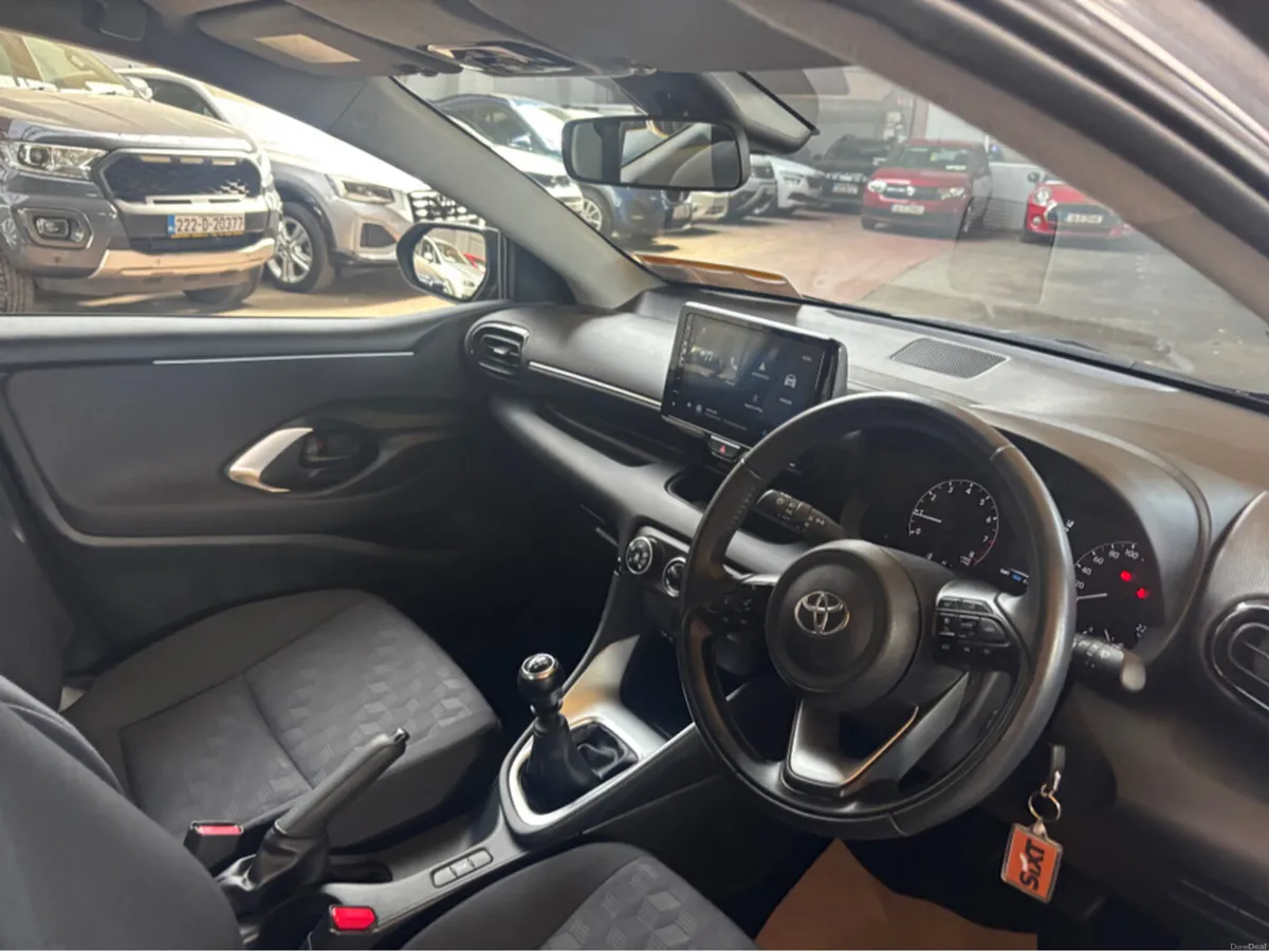 Toyota Yaris 1.5 LUNA - Image 4