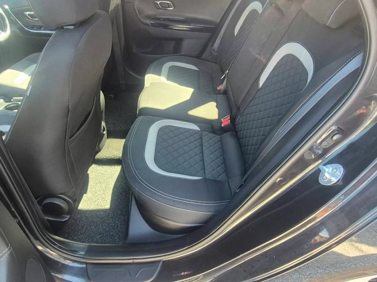 Car - Image 6