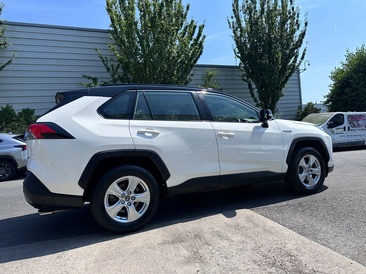 Toyota RAV4 2.5 Hybrid Luna, 2019 - Image 5