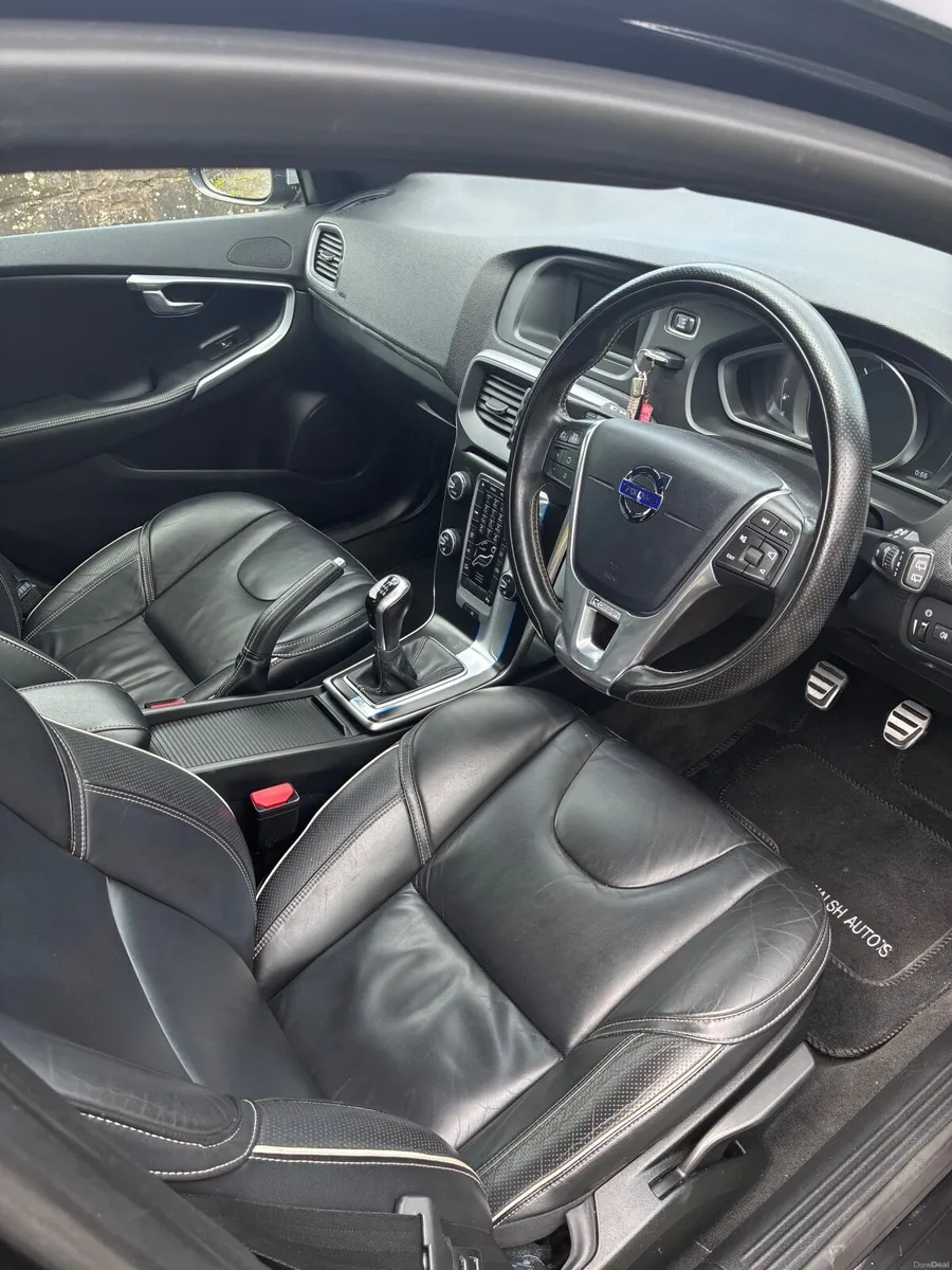 Volvo V40 2015 - Image 4