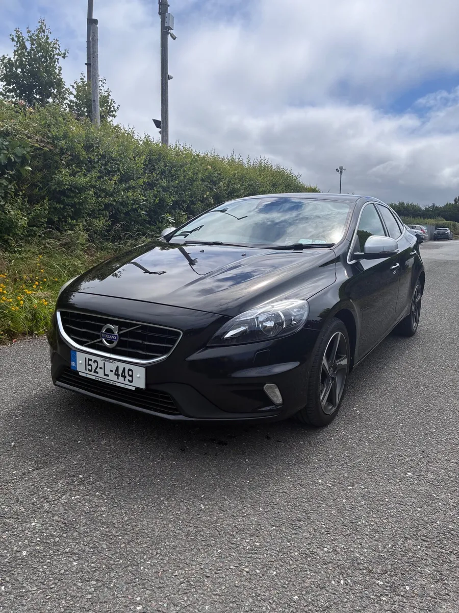 Volvo V40 2015 - Image 1